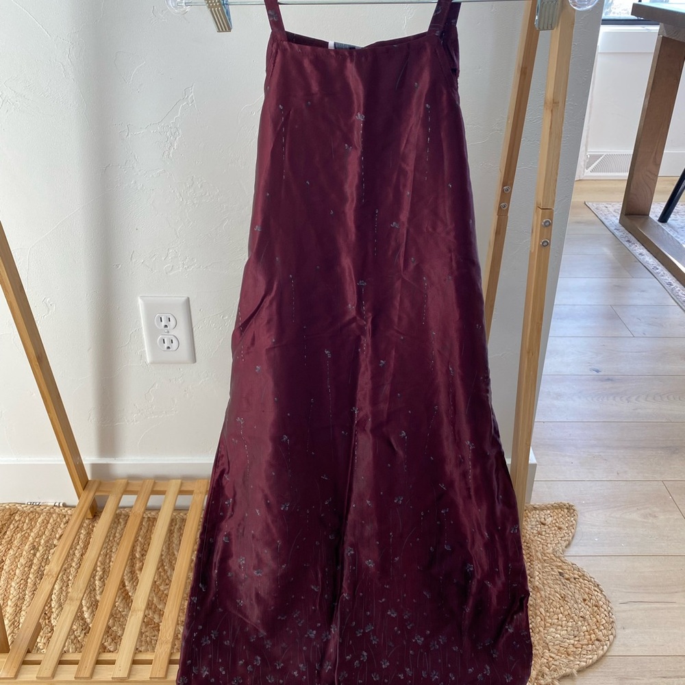 Vintage 90’s y2k style Sarah too burgundy dress with floral accents